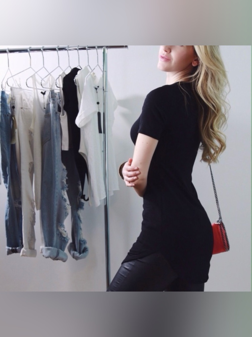 Black Curved Hem Short Sleeve Top / S / Excellent Condition! / 11thstreet - Picture 4 of 4